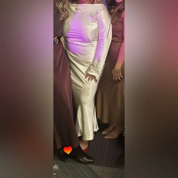 Selfie Leslie Cream Long Sleeve Dress - Picture 2 of 3